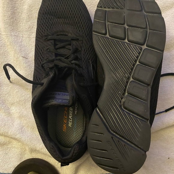 Skechers relaxes fit me wort foam size 12 shoe - Picture 2 of 4